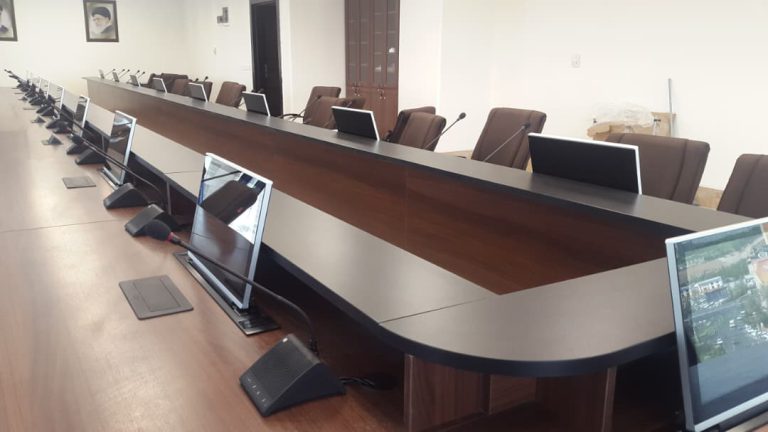 میز کنفرانس