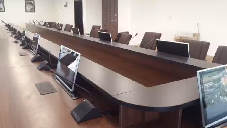 خرید بهترین میز کنفرانسی